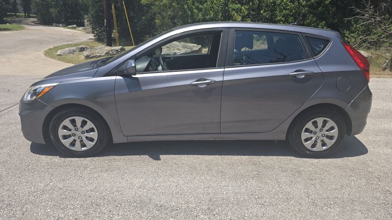 Hyundai ACCENT Vehicle Image 2