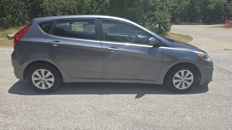 Hyundai ACCENT Vehicle Image 6