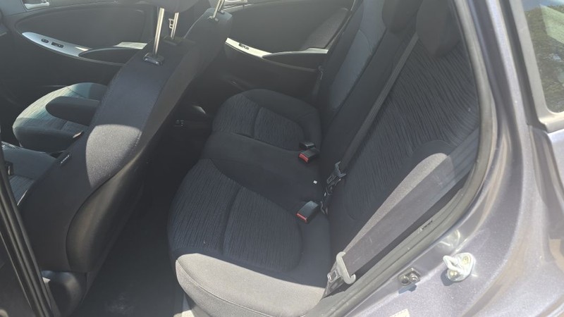 Hyundai ACCENT Vehicle Image 10