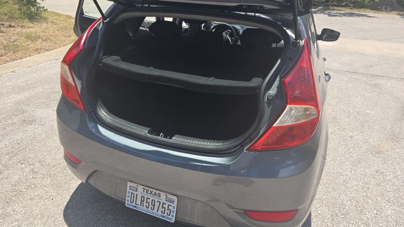 Hyundai ACCENT Vehicle Image 12