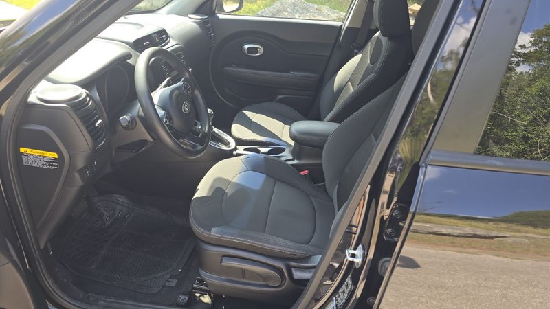 Kia SOUL Vehicle Image 9