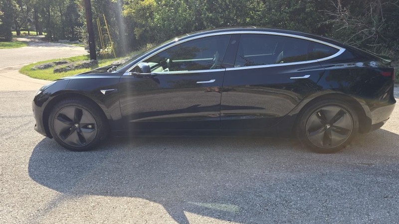 Tesla Model 3 Vehicle Image 2