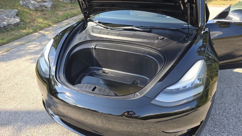 Tesla Model 3 Vehicle Image 13