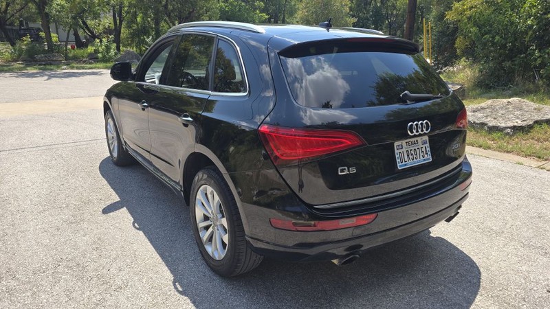 Audi Q5 Vehicle Image 3