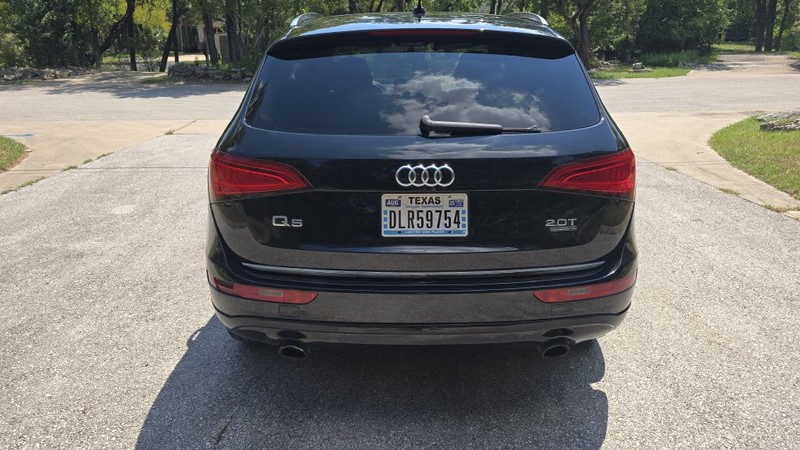 Audi Q5 Vehicle Image 4