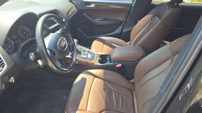 Audi Q5 Vehicle Image 9