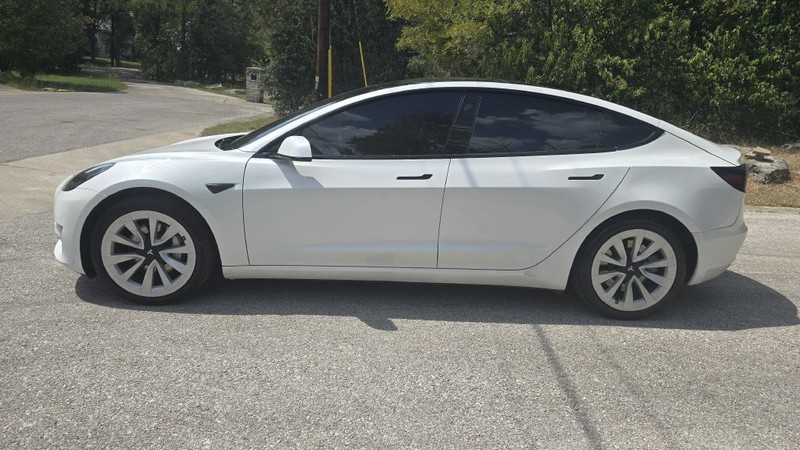 Tesla Model 3 Vehicle Image 3