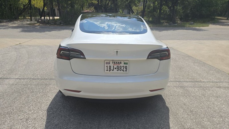 Tesla Model 3 Vehicle Image 5