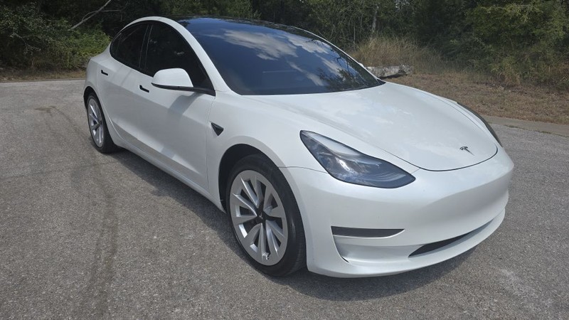 Tesla Model 3 Vehicle Image 8