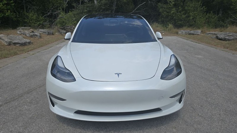 Tesla Model 3 Vehicle Image 9