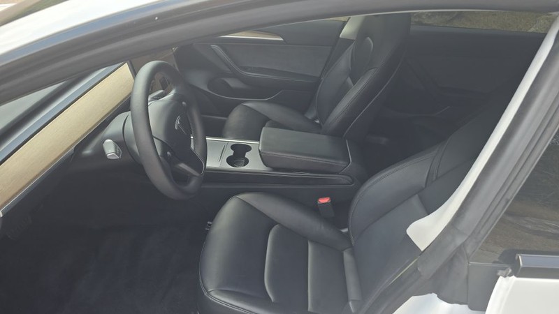 Tesla Model 3 Vehicle Image 10