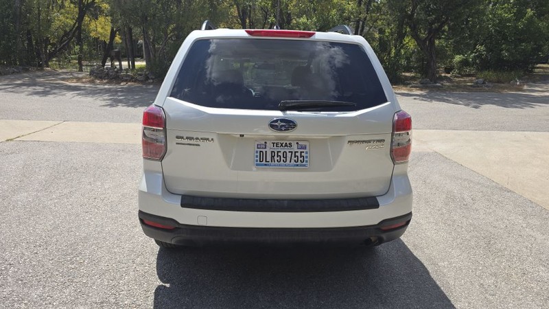 Subaru FORESTER Vehicle Image 5