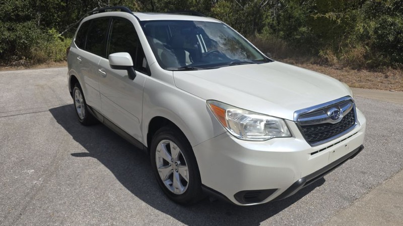 Subaru FORESTER Vehicle Image 8