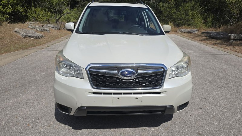 Subaru FORESTER Vehicle Image 9