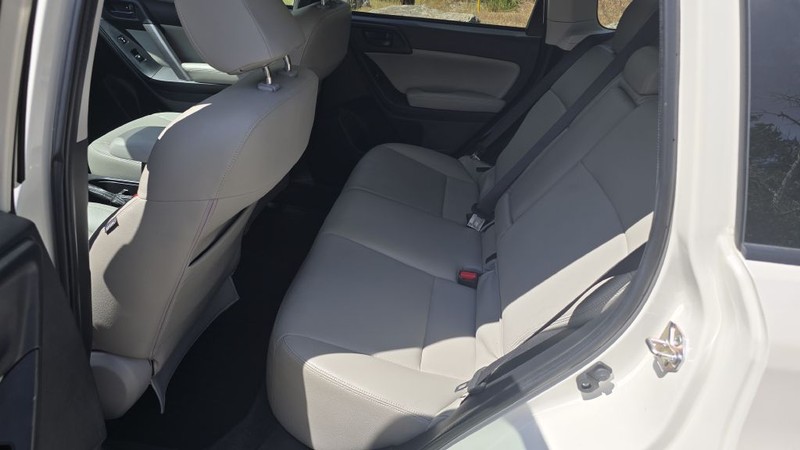 Subaru FORESTER Vehicle Image 11