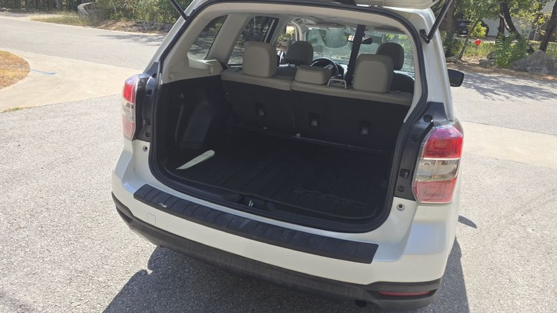Subaru FORESTER Vehicle Image 13