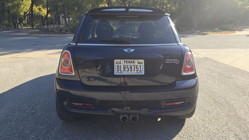 MINI Cooper Hardtop Vehicle Image 5
