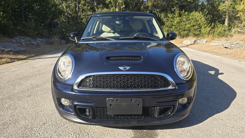 MINI Cooper Hardtop Vehicle Image 9