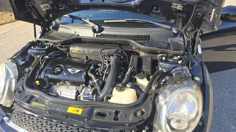 MINI Cooper Hardtop Vehicle Image 13