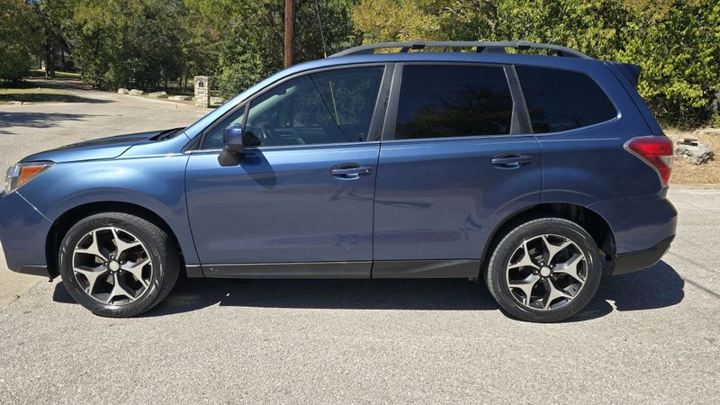 Subaru FORESTER Vehicle Image 3