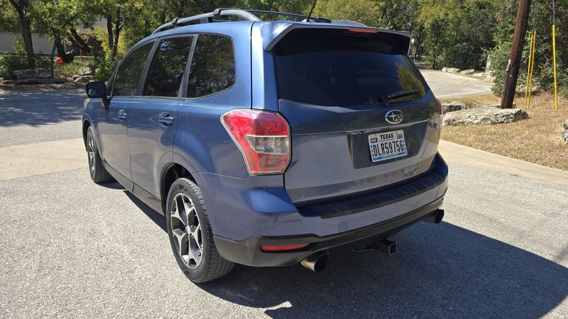 Subaru FORESTER Vehicle Image 4