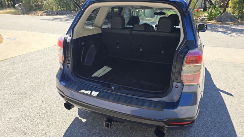 Subaru FORESTER Vehicle Image 13