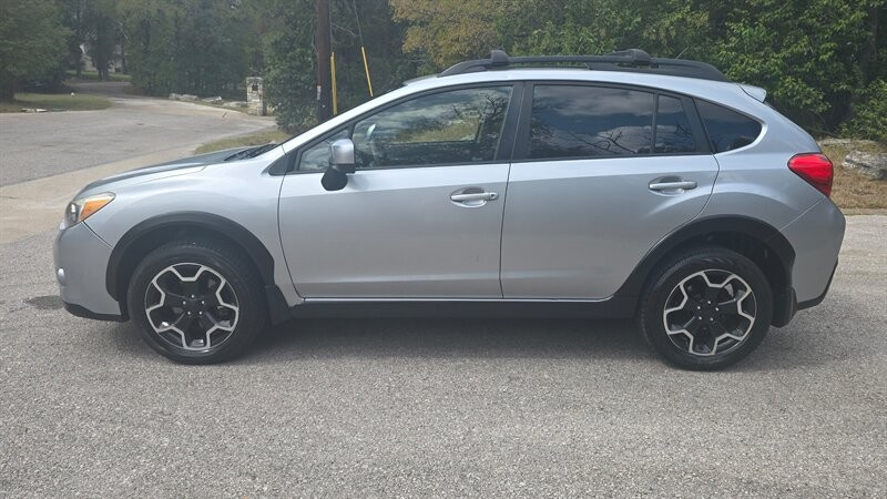 Subaru XV Crosstrek 2.0i Limited Vehicle Image 2