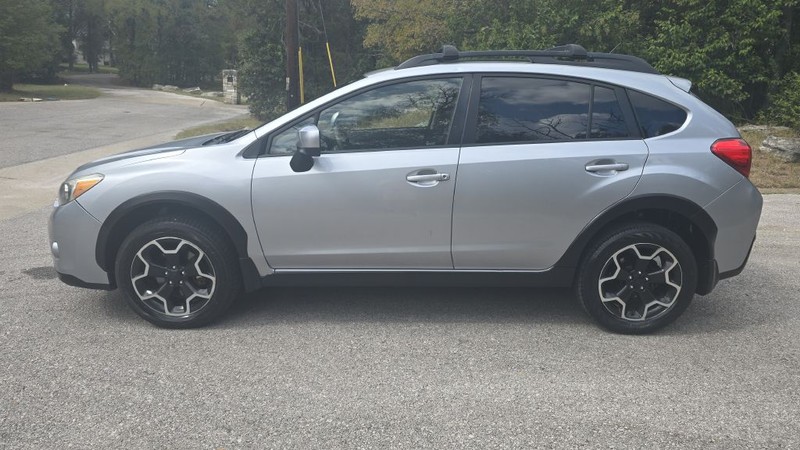 Subaru XV CROSSTREK Vehicle Image 3