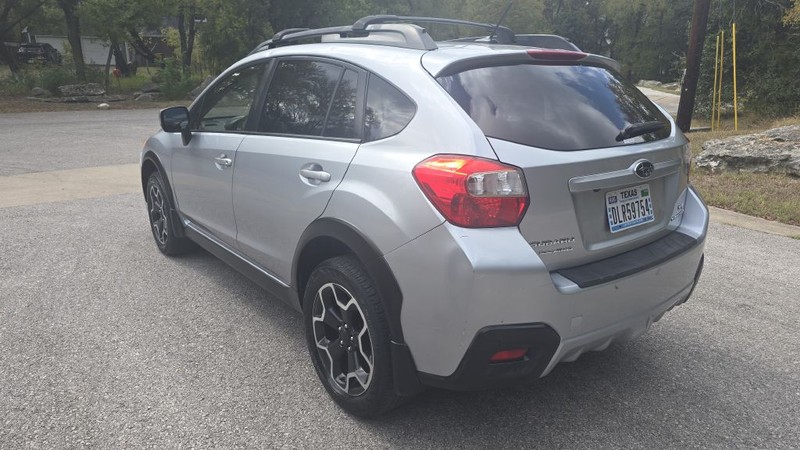Subaru XV CROSSTREK Vehicle Image 4