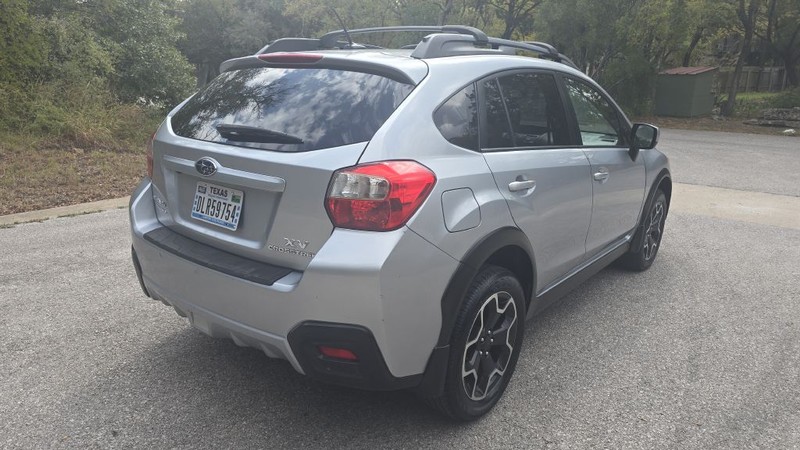 Subaru XV CROSSTREK Vehicle Image 6