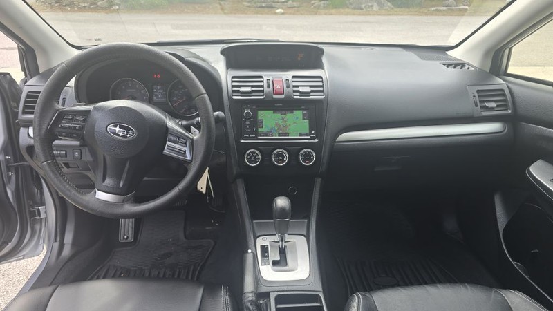 Subaru XV CROSSTREK Vehicle Image 12