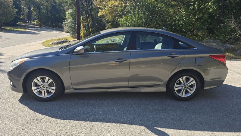 Hyundai SONATA Vehicle Image 3