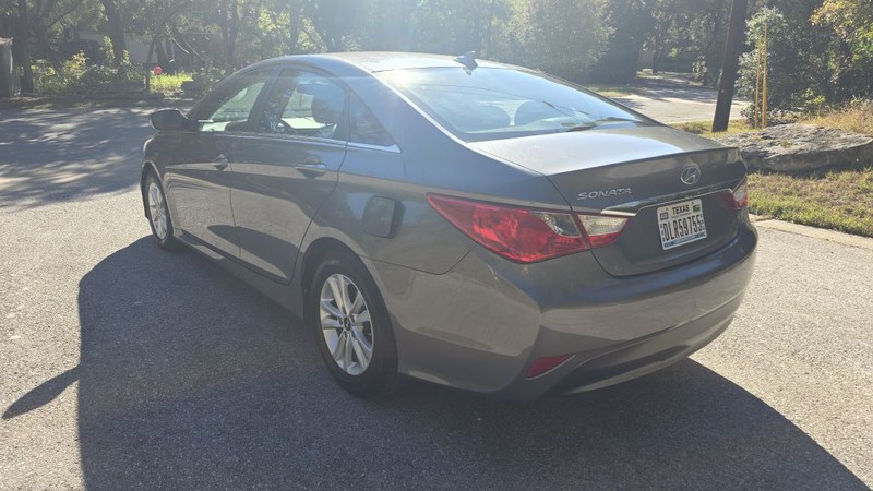 Hyundai SONATA Vehicle Image 4