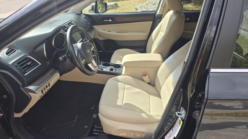 Subaru OUTBACK Vehicle Image 10