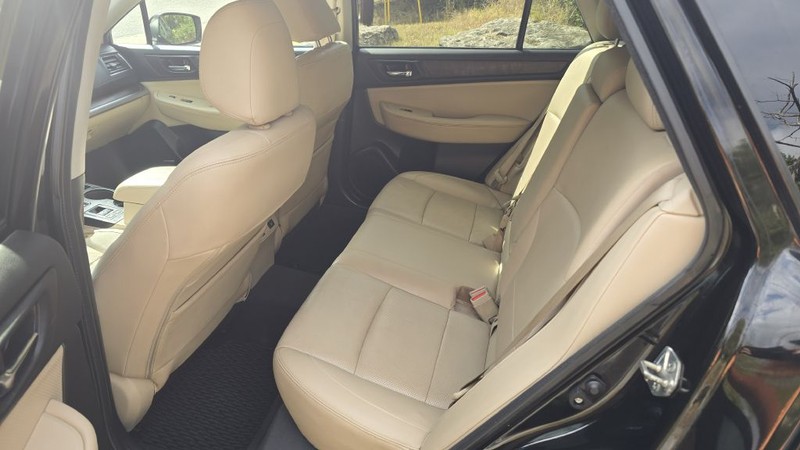 Subaru OUTBACK Vehicle Image 11