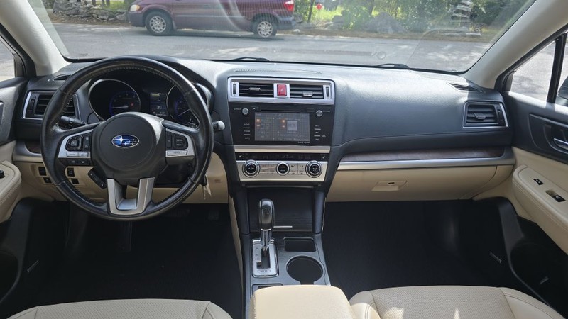 Subaru OUTBACK Vehicle Image 12