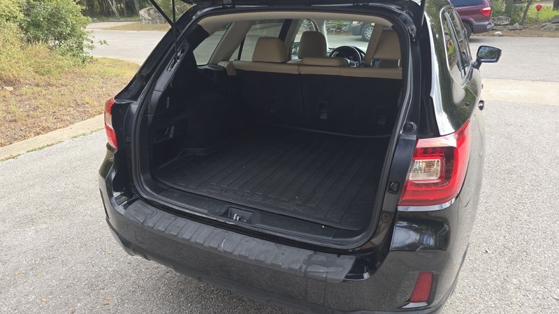 Subaru OUTBACK Vehicle Image 13