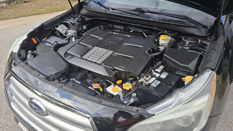 Subaru OUTBACK Vehicle Image 14