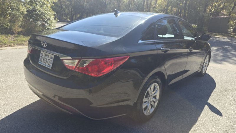 Hyundai Sonata Vehicle Image 6