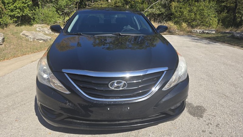 Hyundai Sonata Vehicle Image 9