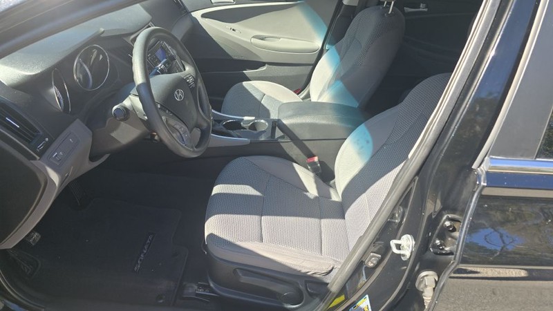 Hyundai Sonata Vehicle Image 10