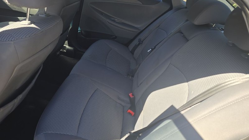 Hyundai Sonata Vehicle Image 11