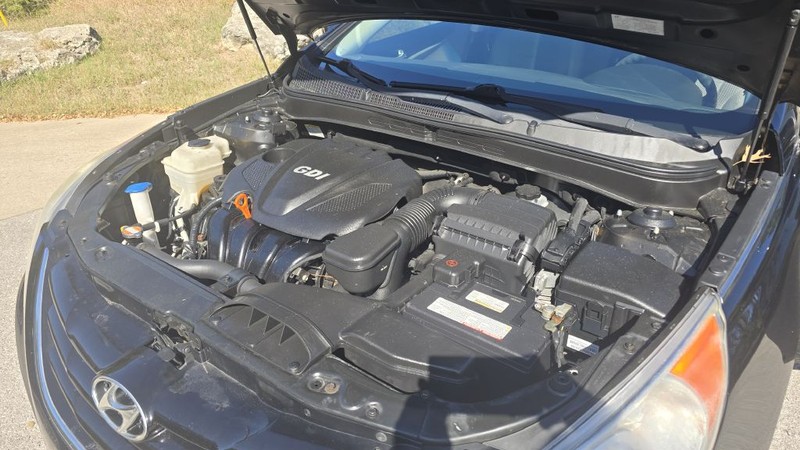 Hyundai Sonata Vehicle Image 14