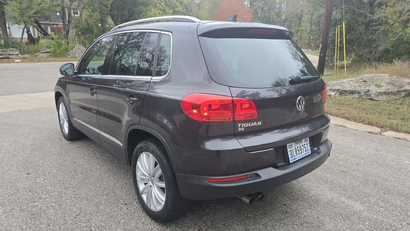 Volkswagen Tiguan Vehicle Full-screen Gallery Image 04