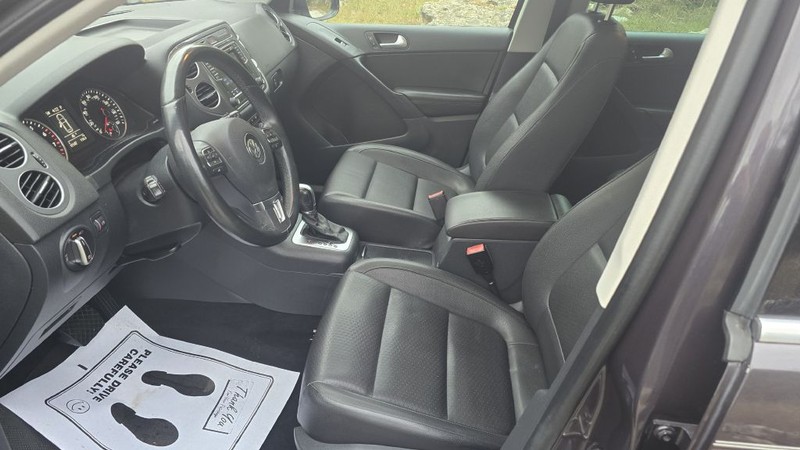 Volkswagen Tiguan Vehicle Full-screen Gallery Image 10