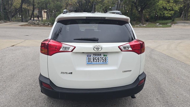 Toyota RAV4 Vehicle Image 5