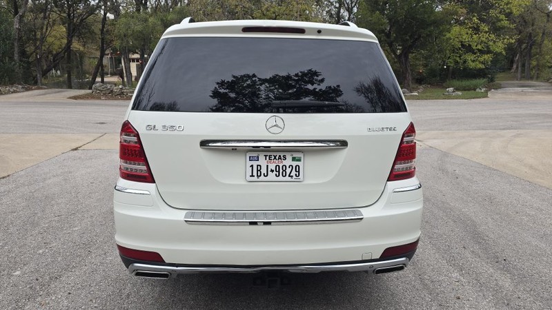 Mercedes-Benz GL-Class Vehicle Image 5