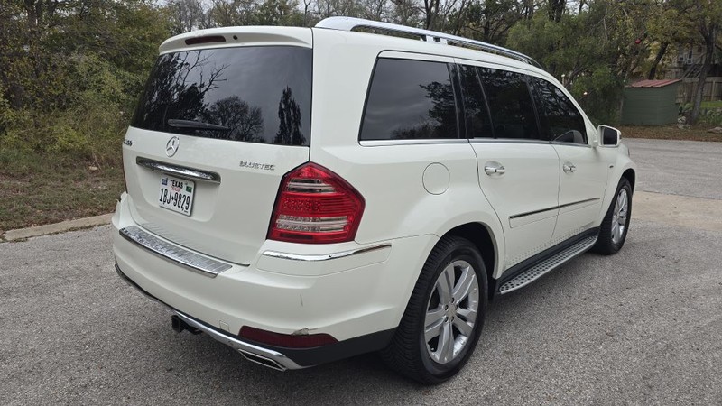 Mercedes-Benz GL-Class Vehicle Image 6