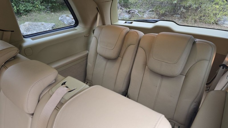 Mercedes-Benz GL-Class Vehicle Image 12