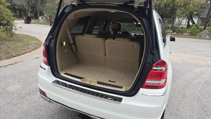 Mercedes-Benz GL-Class Vehicle Image 14